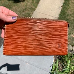 Louis Vuitton Epi Leather Pochette